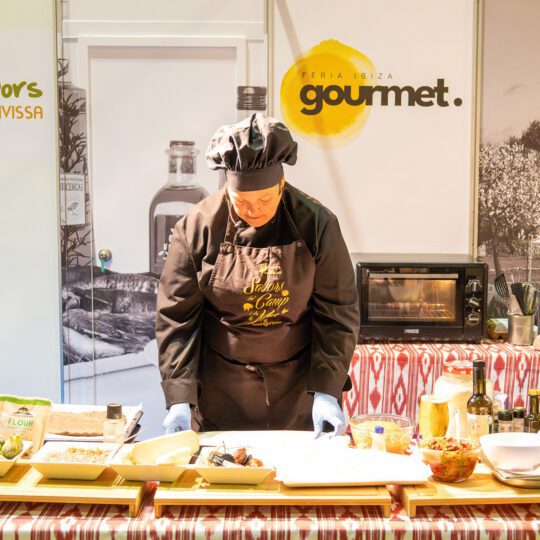 https://www.feriagastroibiza.com/wp-content/uploads/2025/02/20240920-feria-gourmet-ibiza-104-540x540.jpg