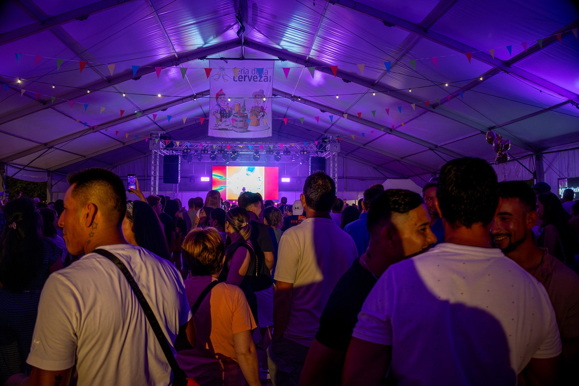 Foto ambiente de la 18ª Feria de la Cerveza de Ibiza por la que han pasado este 2025 cerca de 10.000 personas