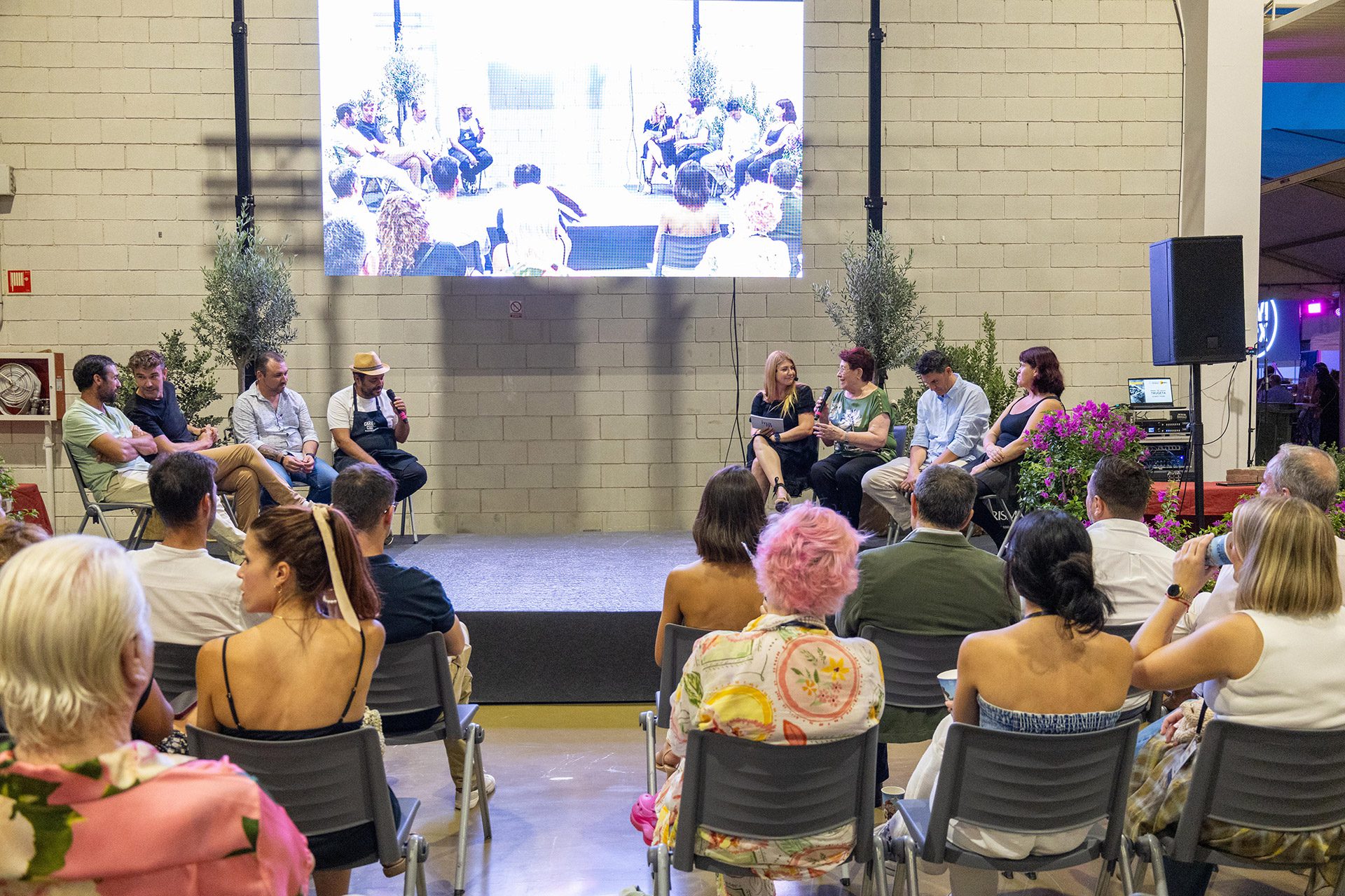 Mesa redonda en la que participaron productores locales de las Pitiusas y algunos de los chef más relevantes de Ibiza